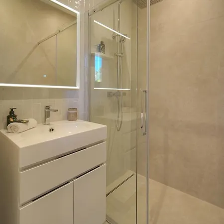 Frgk Pont Saint-victor Piscine Privée 4 * Cannes